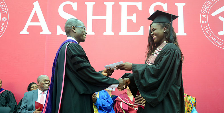 Gift Coordinator, Portia Honu '15, presents class gift to Ashesi